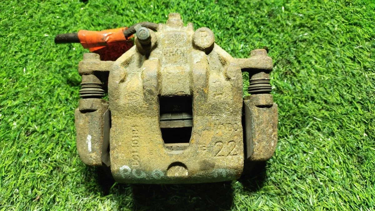 Суппорт тормозной передний правый Kia Rio (QB) III