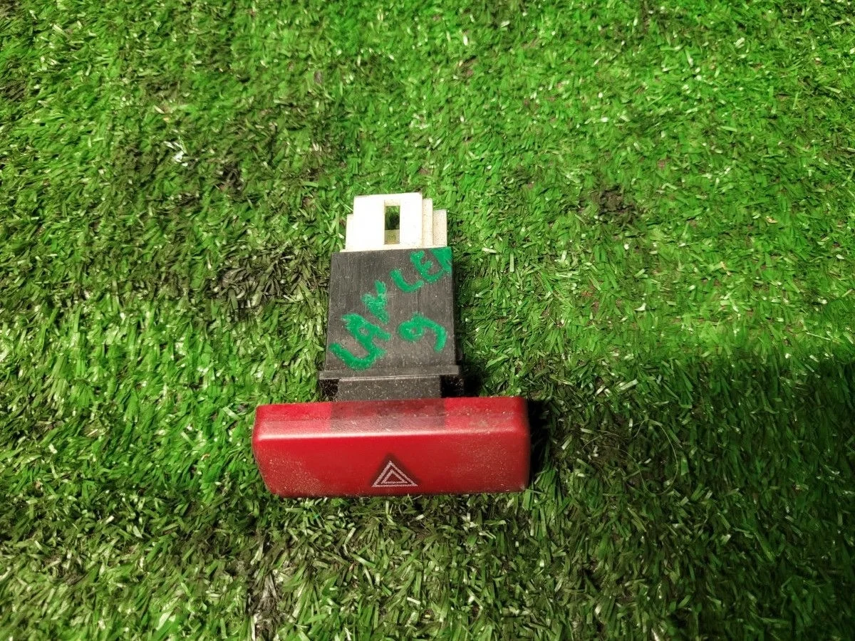 Кнопка аварийной сигнализации Mitsubishi Lancer IX (2000—2007)