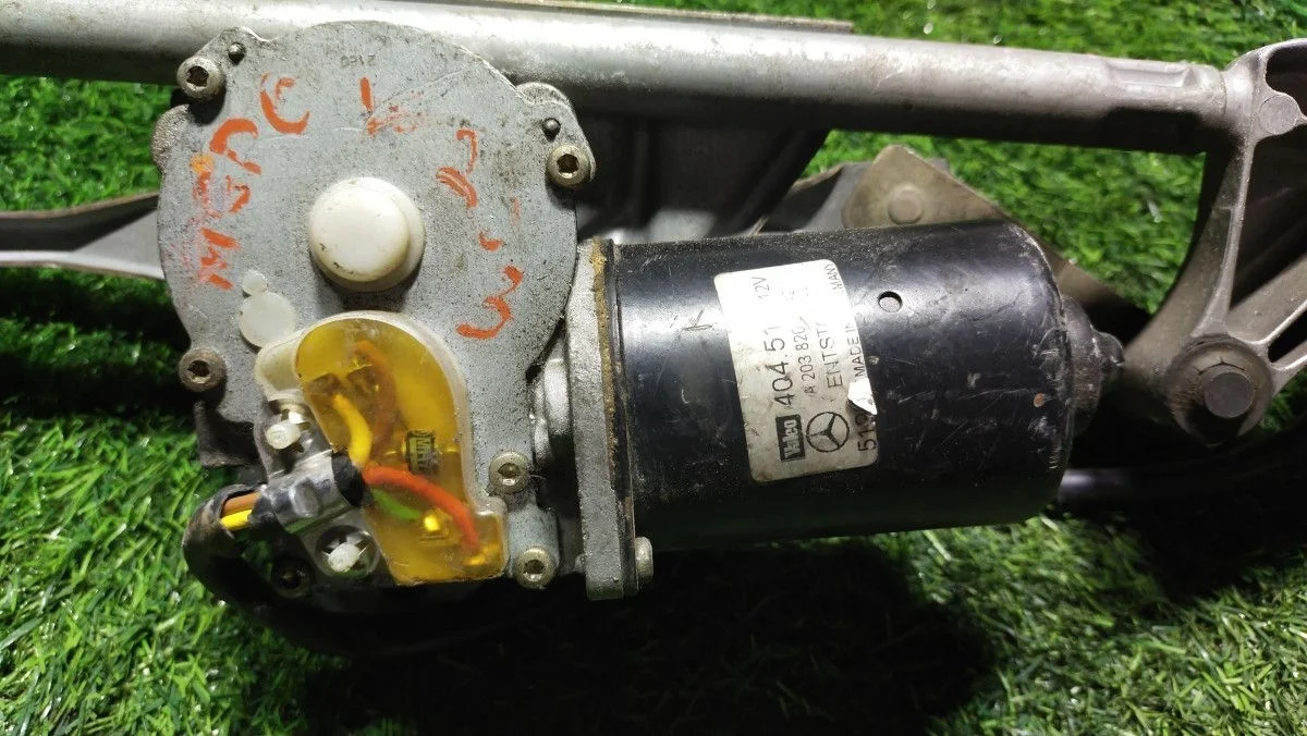 Мотор стеклоочистителя Mercedes-Benz C-Class W203