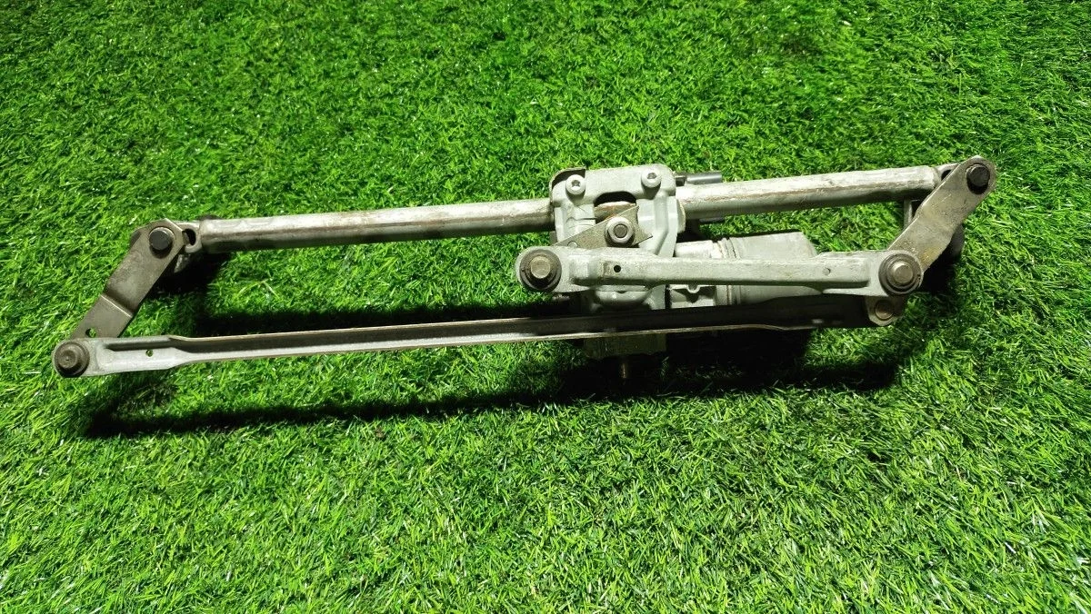 Трапеция стеклоочистителей Skoda Octavia