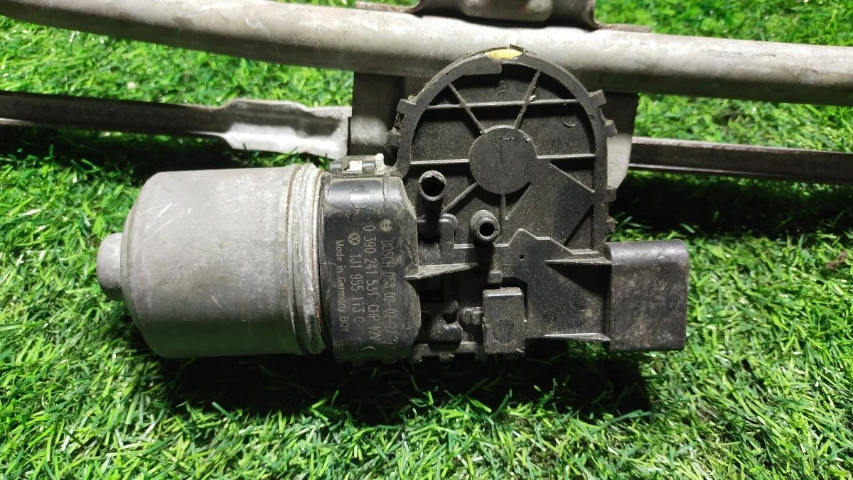 Мотор стеклоочистителя Volkswagen Golf (Mk4) IV