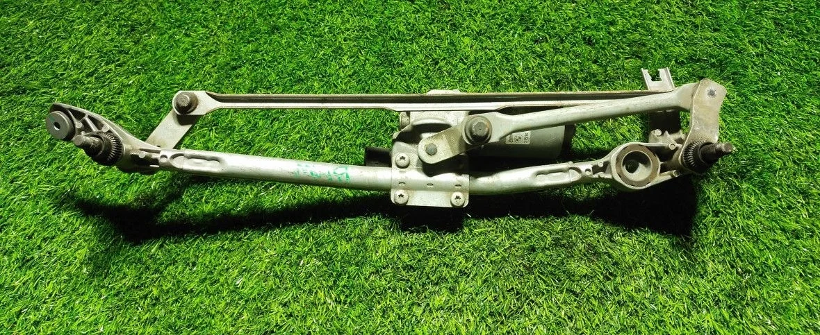 Трапеция стеклоочистителей BMW 3-Series (E90) V