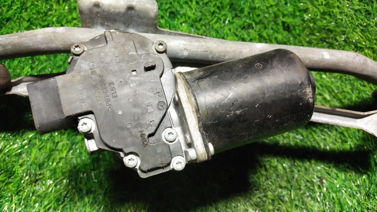 Моторчик стеклоочистителя Audi A6 (С5) II