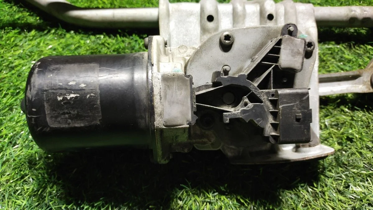 Мотор стеклоочистителя Renault Scenic II