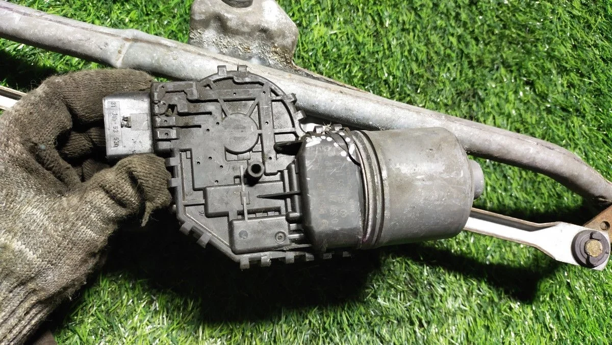 Мотор стеклоочистителя Audi A4 (B5) I