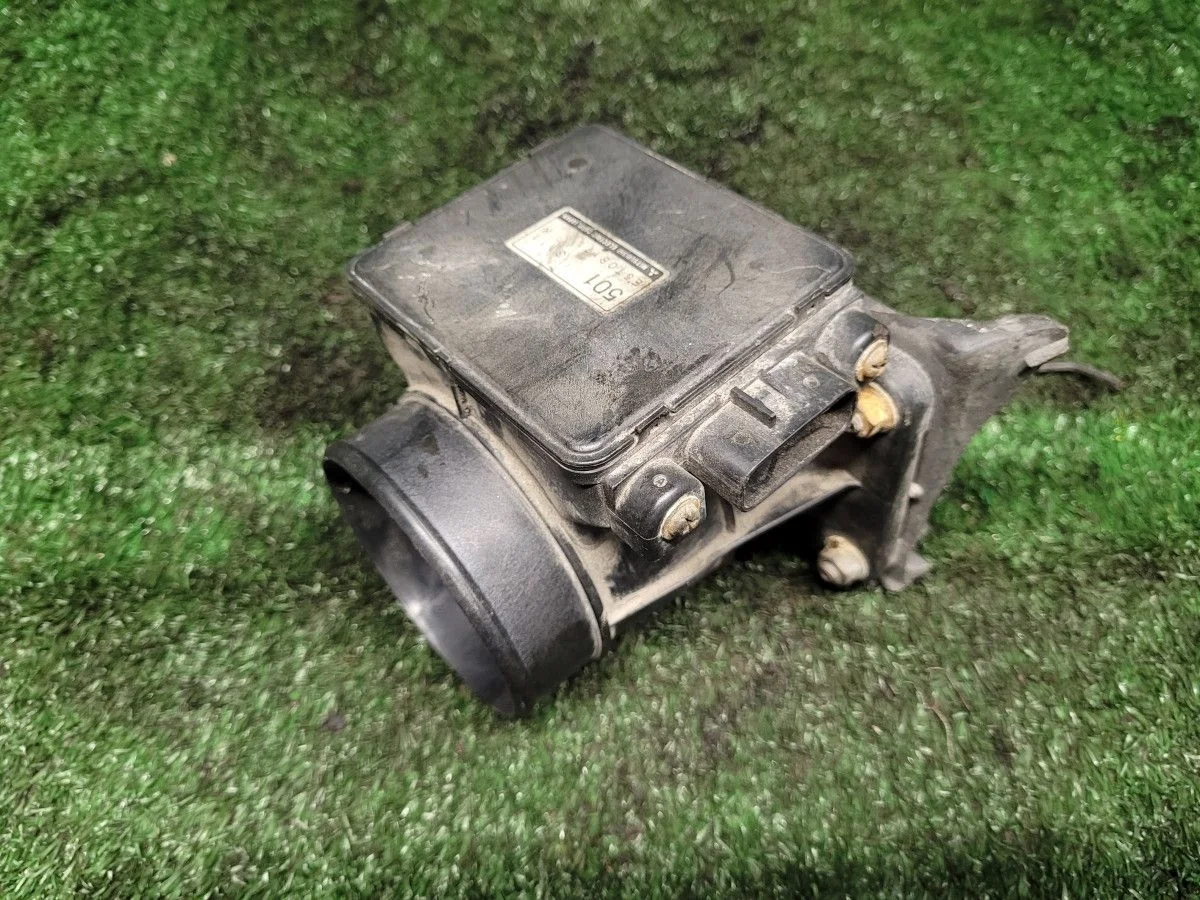 Датчик расхода воздуха Mitsubishi Outlander