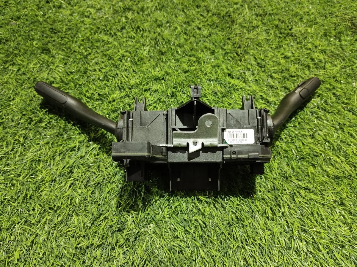 Переключатель подрулевой Audi A6 C6