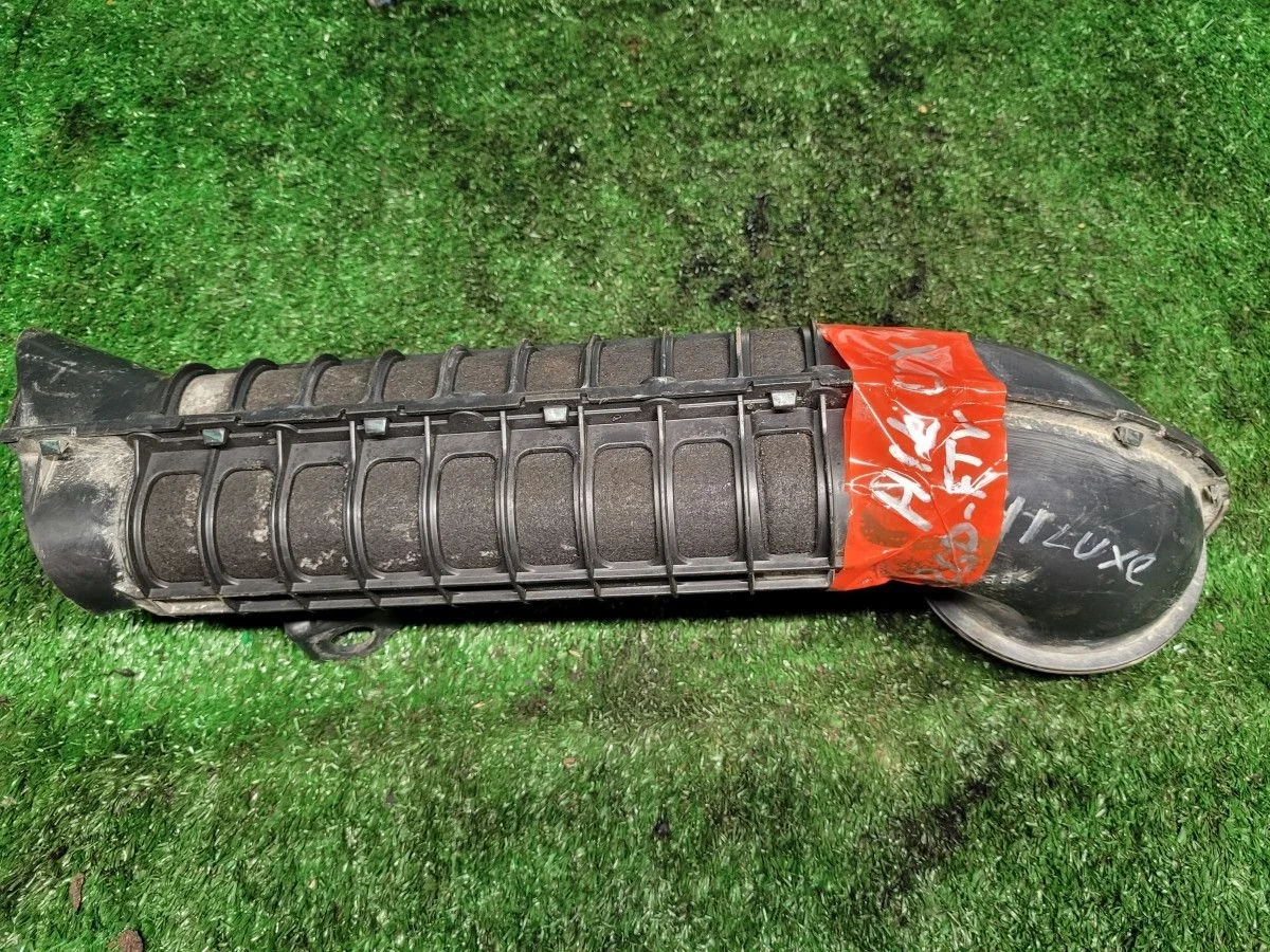 Воздухозаборник Toyota Hilux