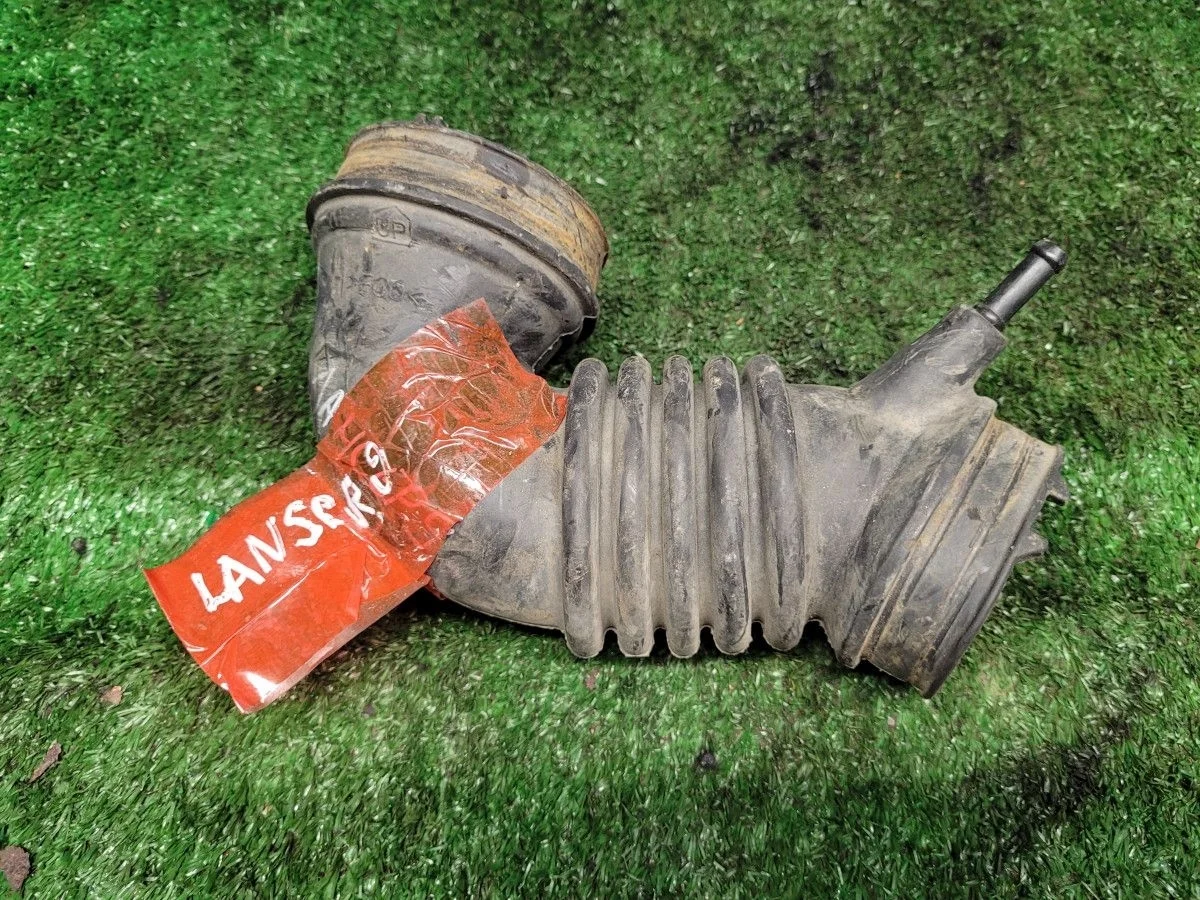 Патрубок воздушного фильтра Mitsubishi Lancer 9