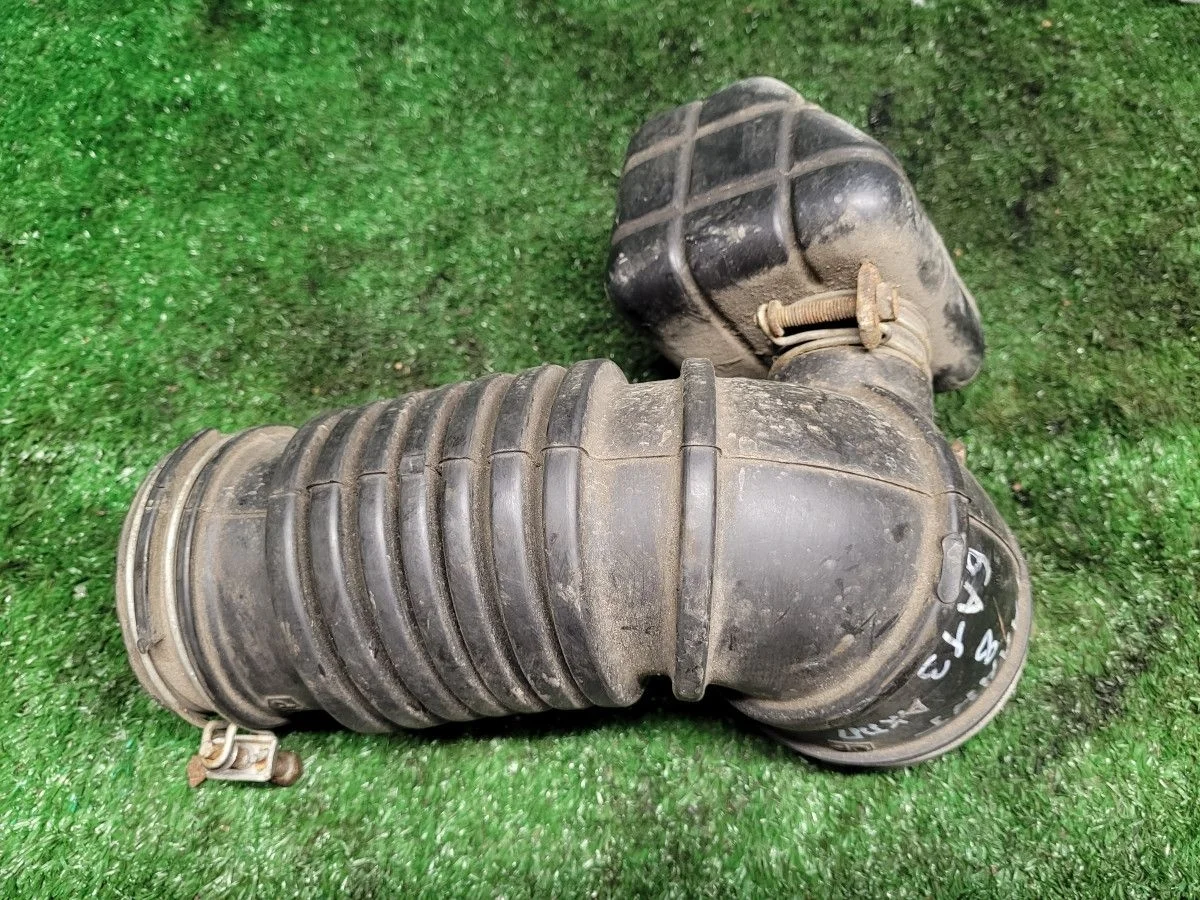 Патрубок воздушного фильтра Mitsubishi Galant VIII