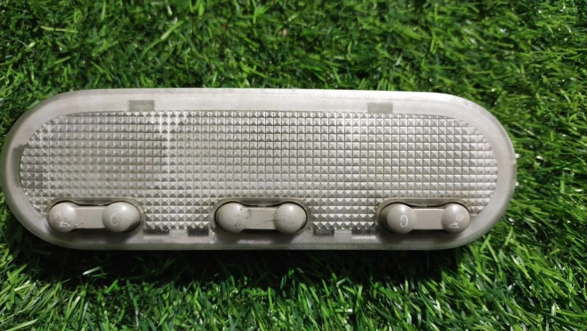 Плафон салонный Renault Megane II рестайлинг (2006—2009)