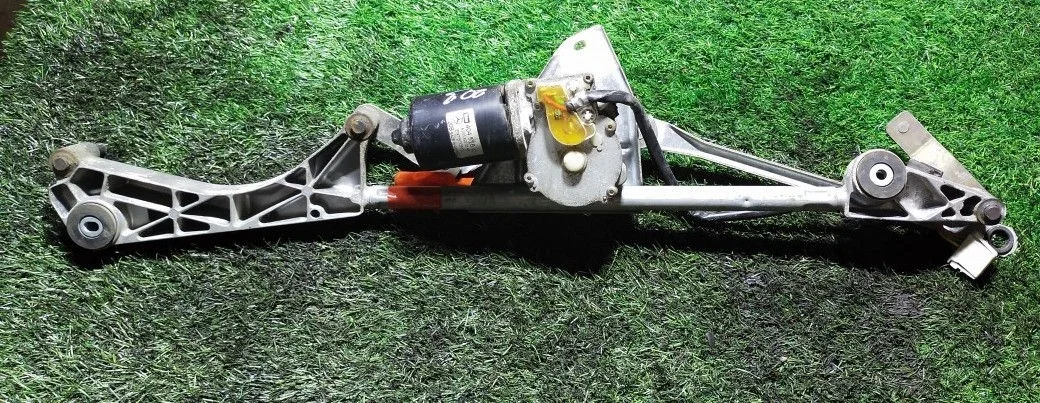 Трапеция стеклоочистителя Mercedes C-Class W203