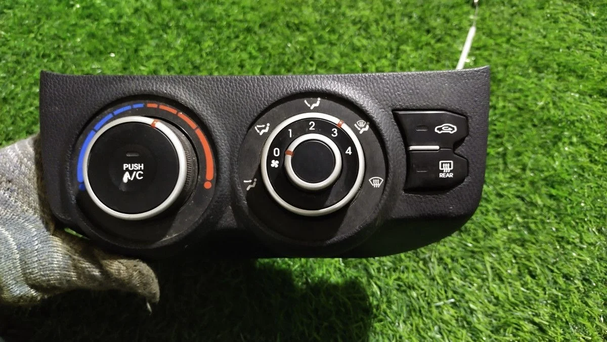 Переключатель отопителя Kia Rio 3 UB