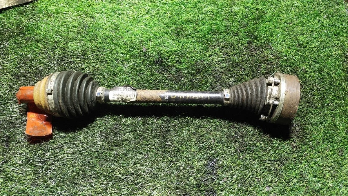 Полуось передняя (привод) Skoda Octavia