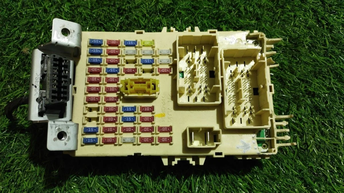 Блок предохранителей (салонный) Hyundai Solaris