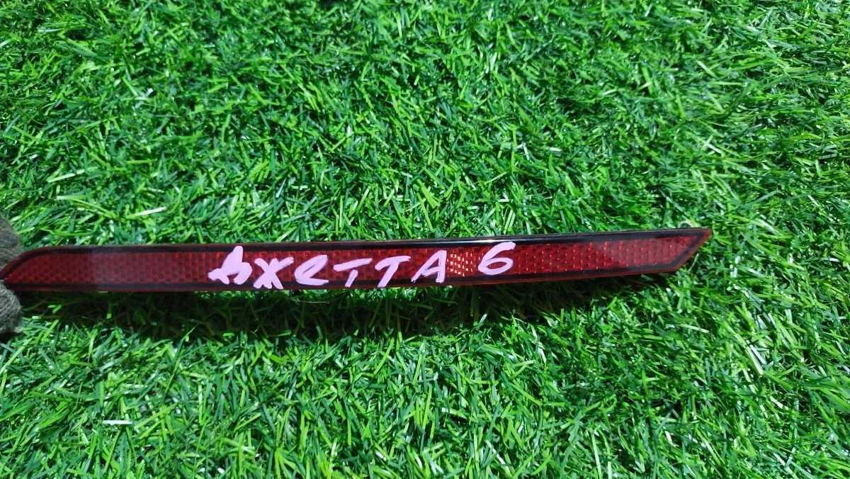 Катафот в бампер Volkswagen Jetta VI (2010—2015)