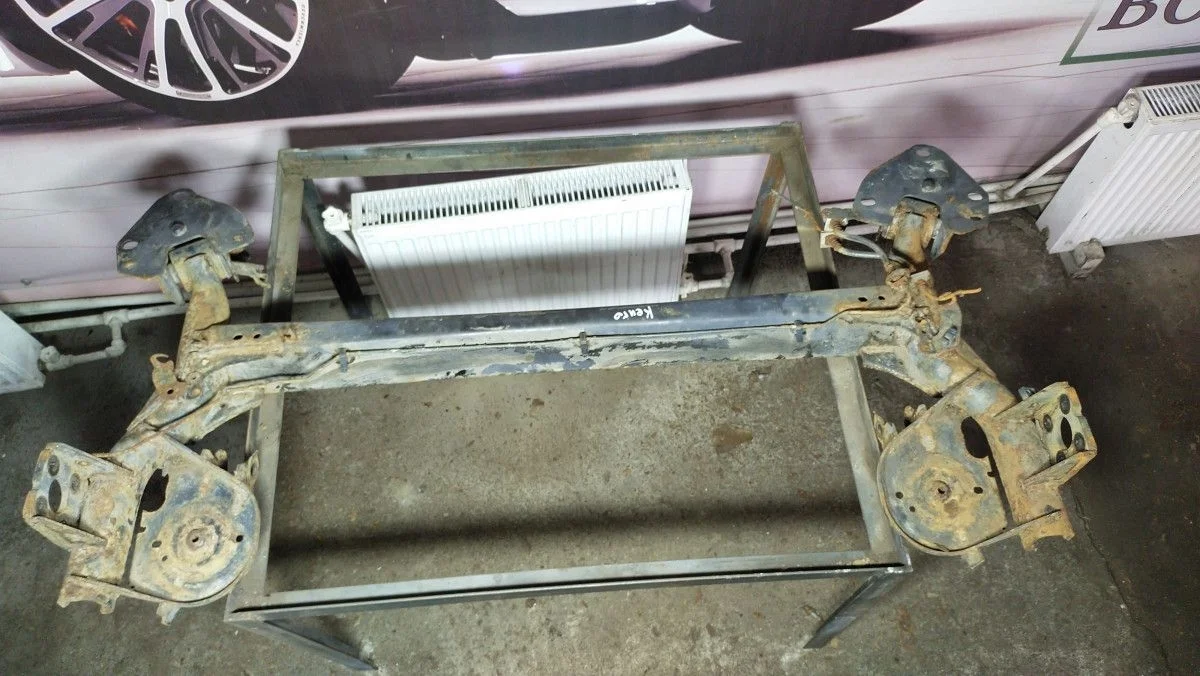 Балка задняя Renault Kangoo