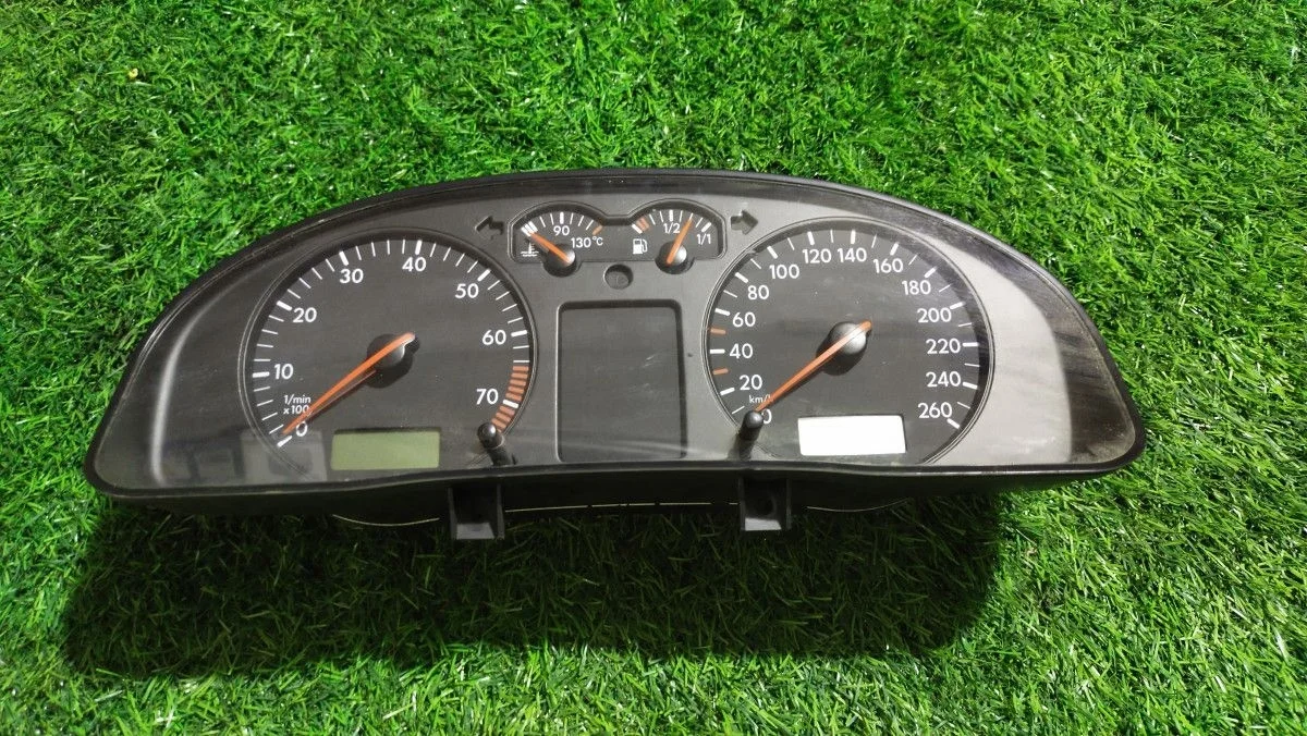 Панель приборов Volkswagen Passat B5