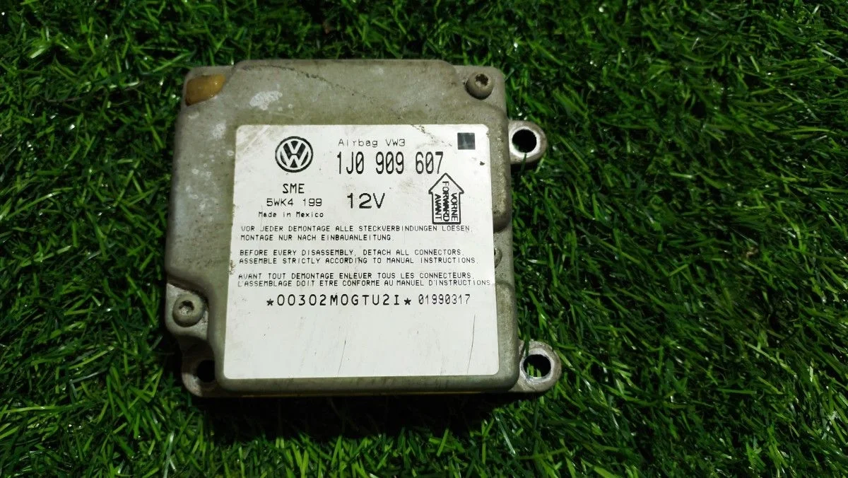Блок управления Airbag Volkswagen Passat B5