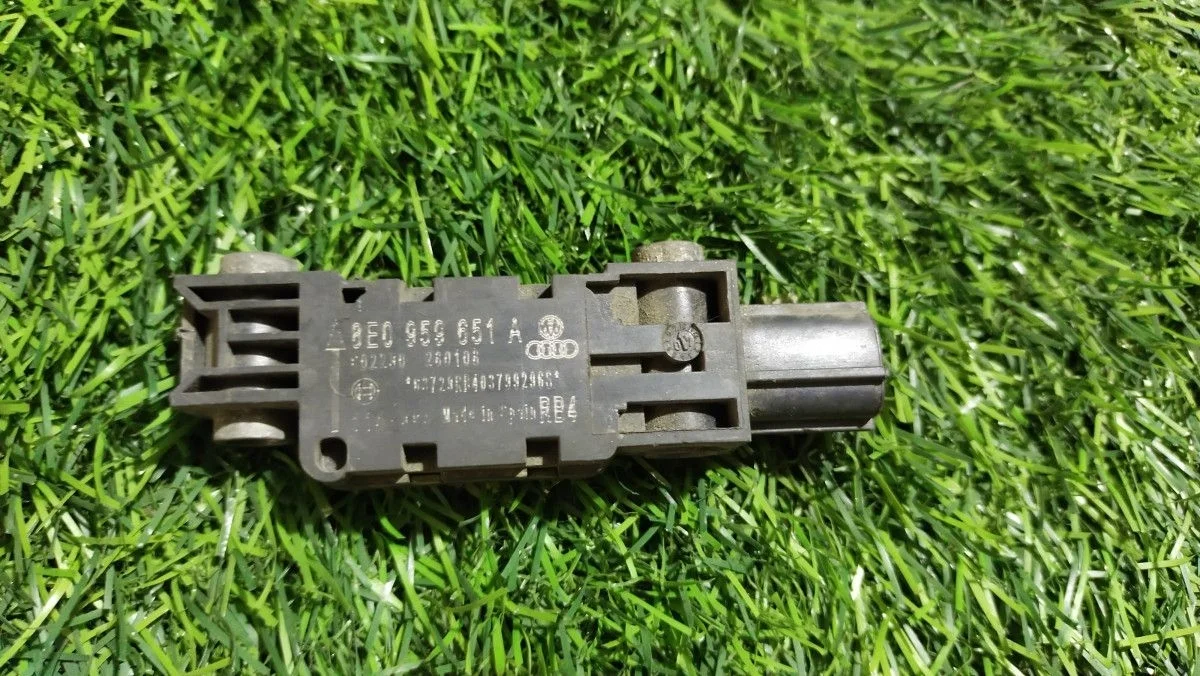 Датчик AIRBAG Audi A4 B7 (2004—2009)