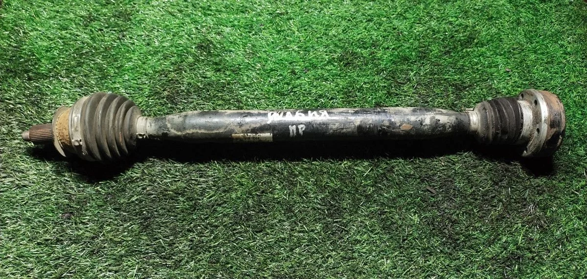 Полуось передняя правая Skoda Fabia II