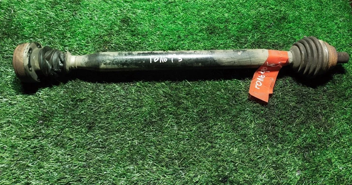 Привод передний правый Volkswagen Golf (Mk5) V