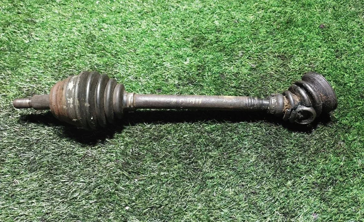 Полуось передняя левая Renault Logan 1