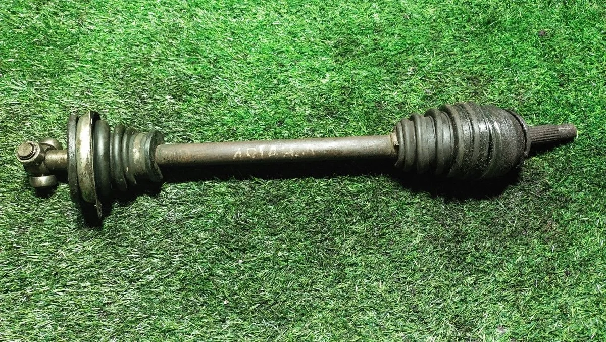 Полуось передняя левая Renault Logan 1