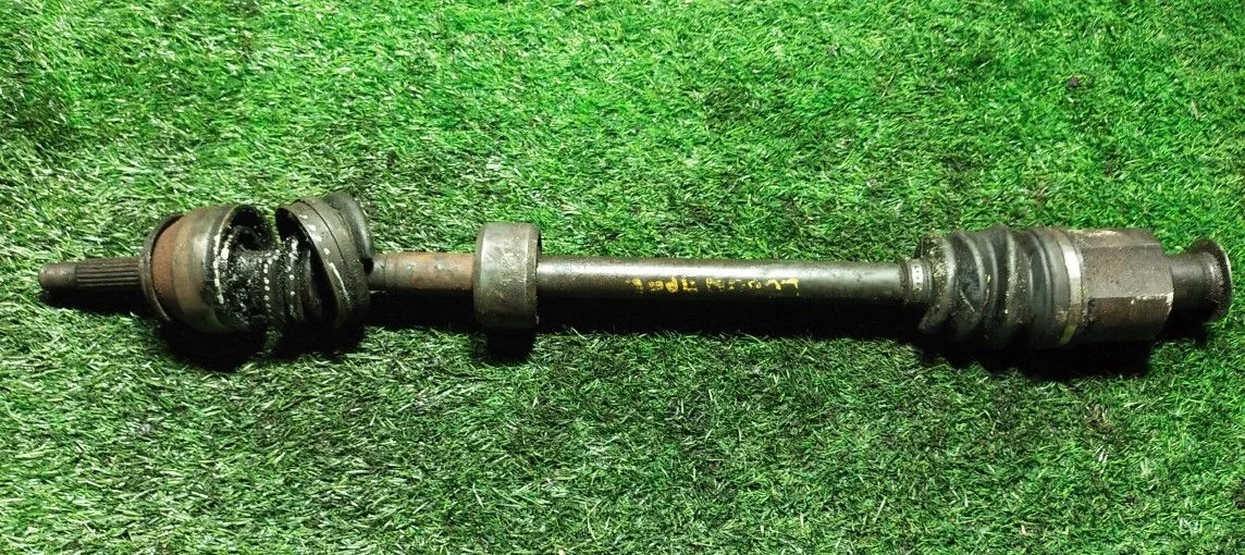 Полуось передняя правая Renault Logan 1