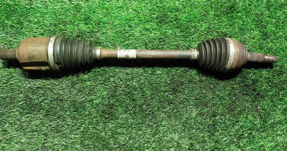 Полуось передняя левая Renault Sandero