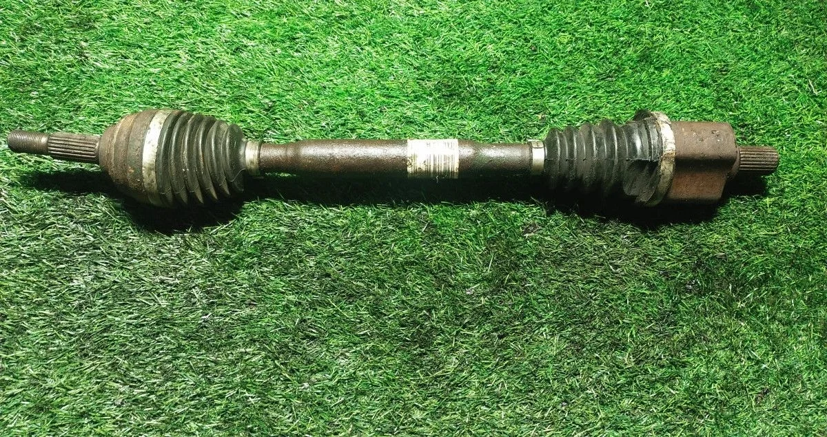 Полуось передняя левая Renault Logan 2