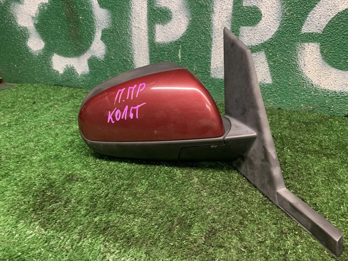 Зеркало заднего вида правое mitsubishi colt