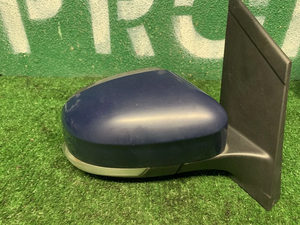 Зеркало заднего вида правое Ford Focus 2