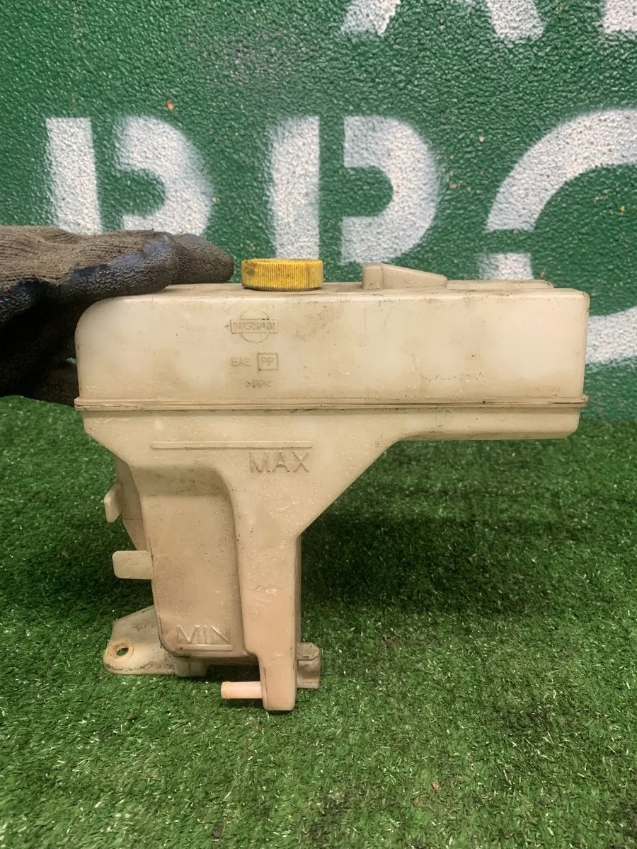 Расширительный бачок Nissan Xtrail