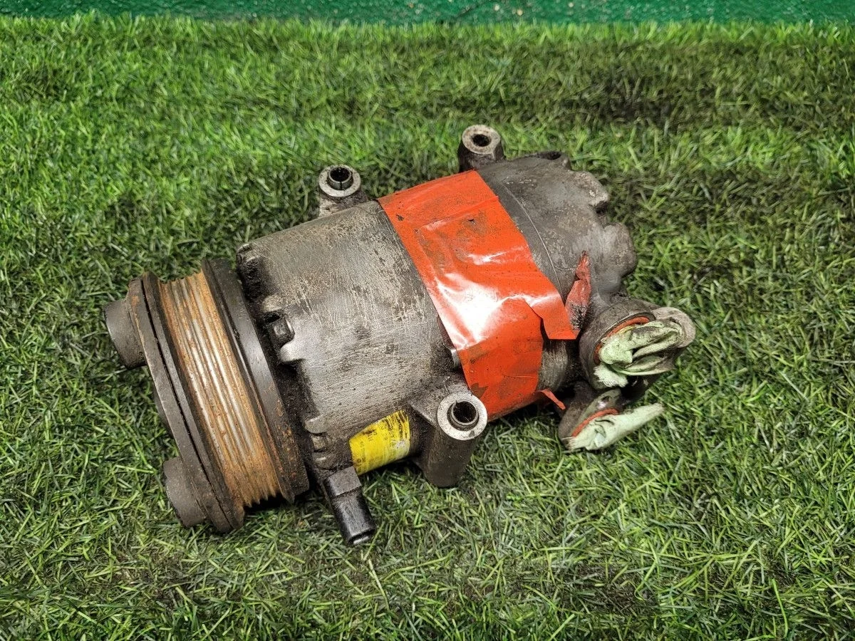 Компрессор кондиционера Ford Focus 2