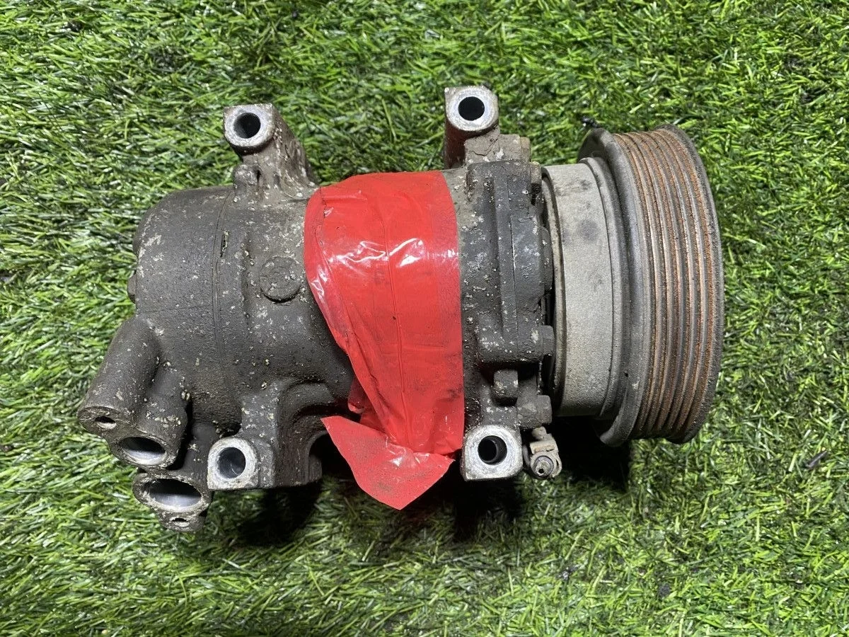 Компрессор кондиционера Renault Clio.