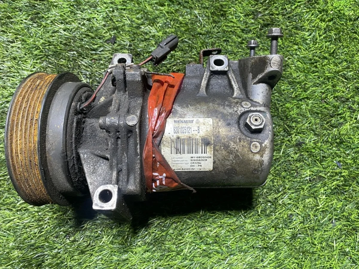 Компрессор кондиционера Renault Logan.