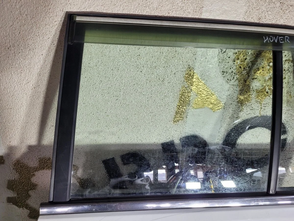 Стекло двери задней левой Hover H3