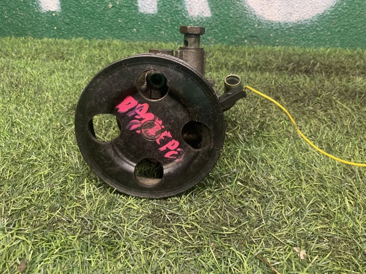 Hасос гидроусилителя руля Mitsubishi