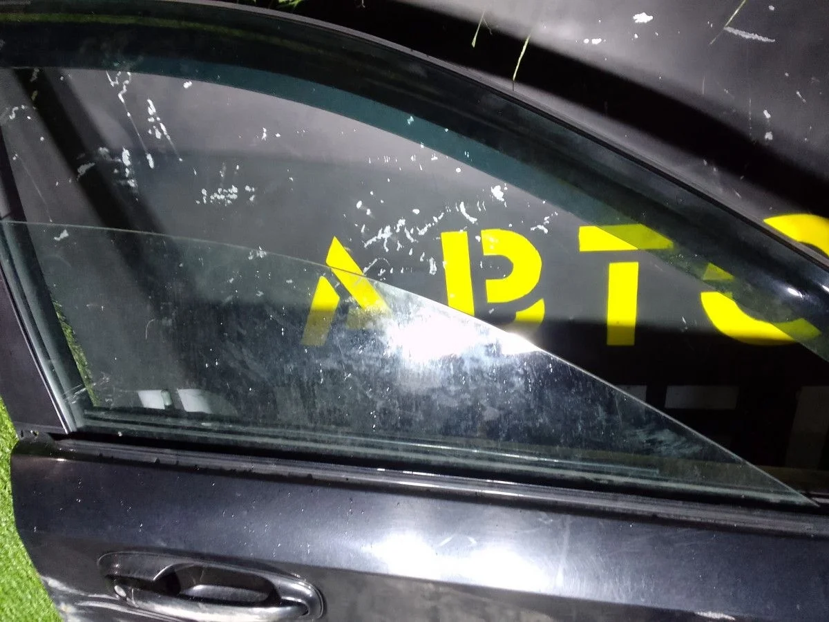 Стекло двери передней правой Chevrolet Lacetti