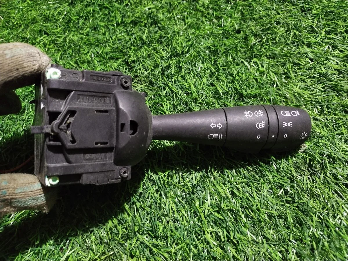 Переключатель подрулевой Renault Logan 2