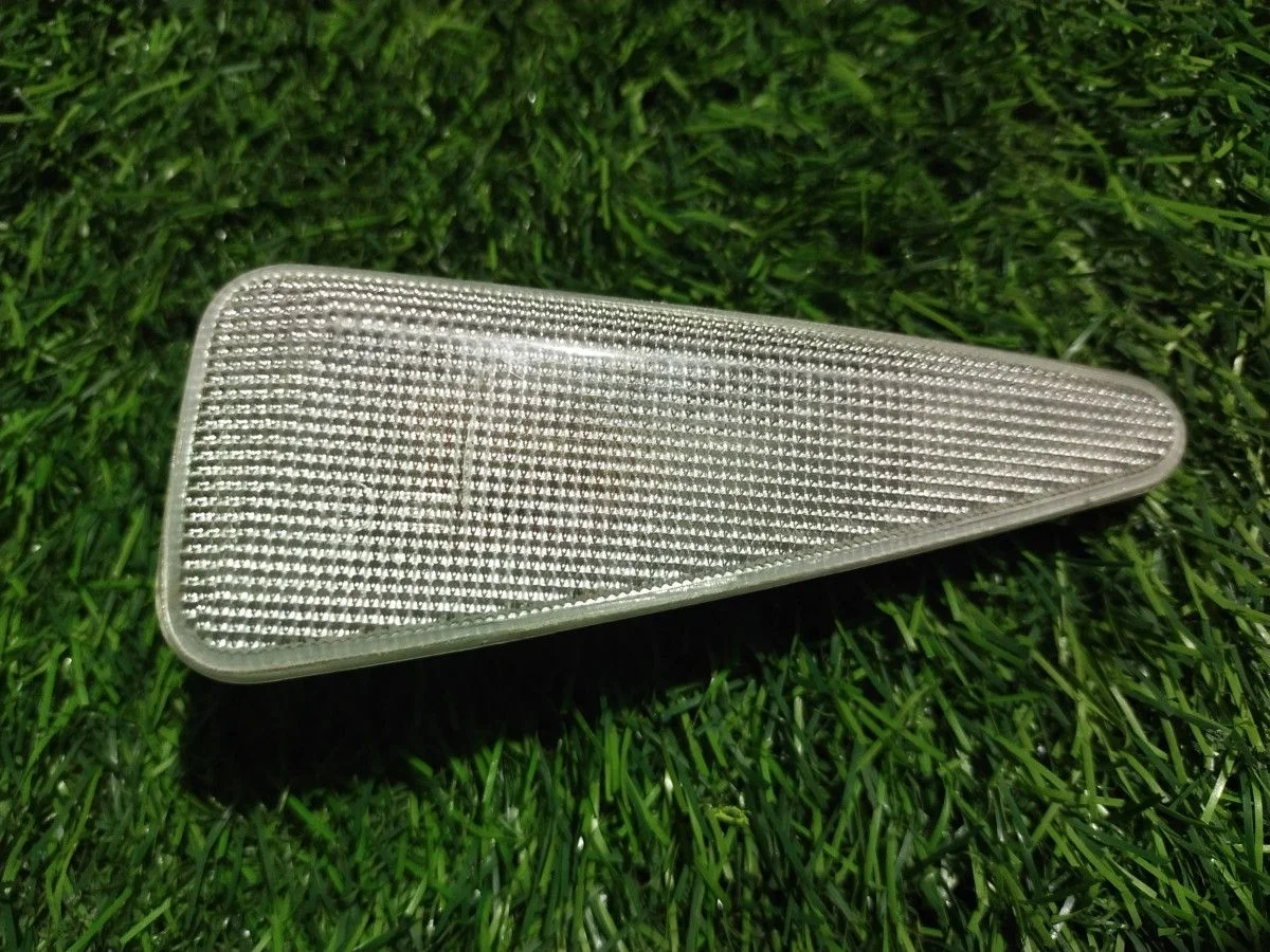 Повторитель в крыло Renault Sandero I (2009—2014)