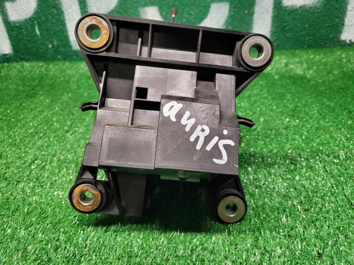 Селектор АКПП Toyota Auris