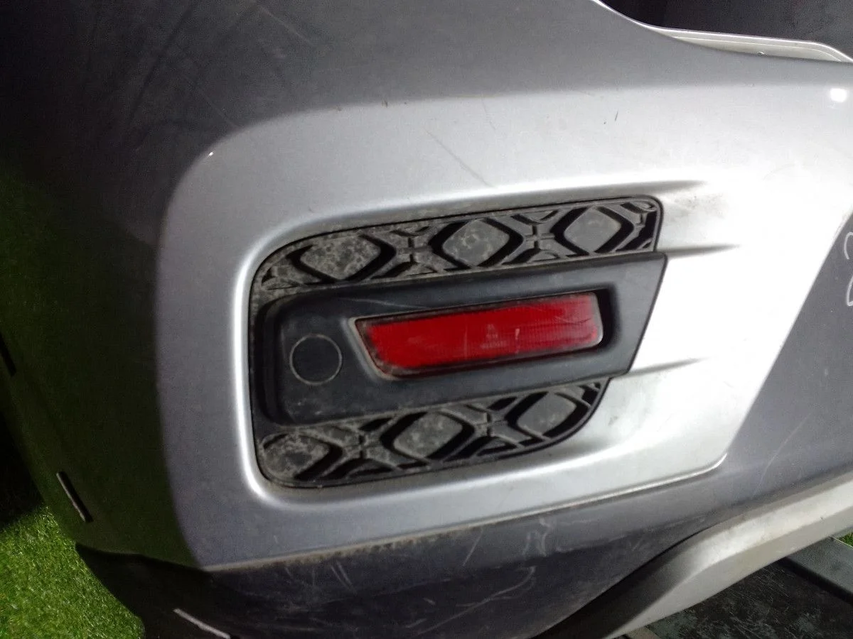 Катафот правый в задний бампер Renault Stepway