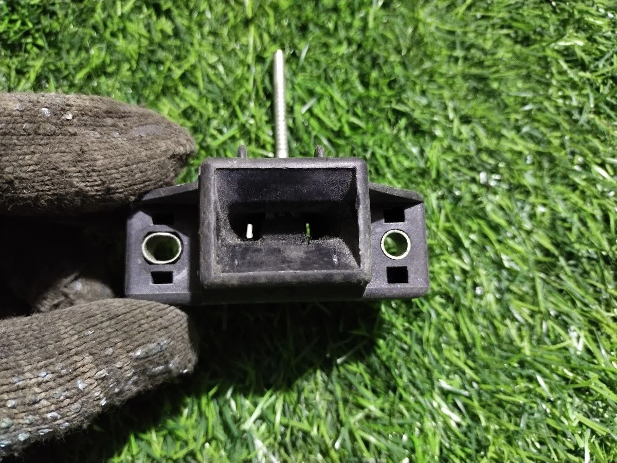 Замок багажника Renault Logan I (2004—2009)