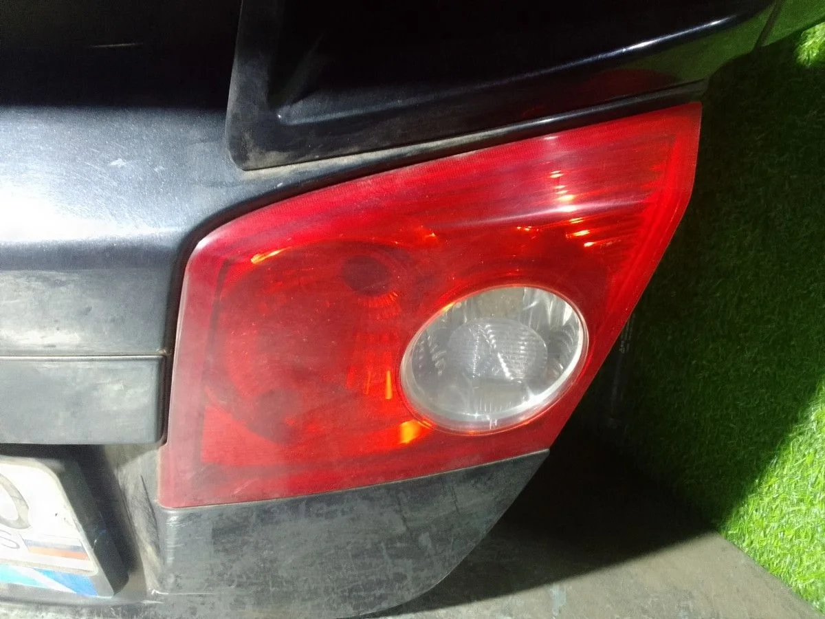 Фонарь крышки багажника правый Chevrolet Lacetti