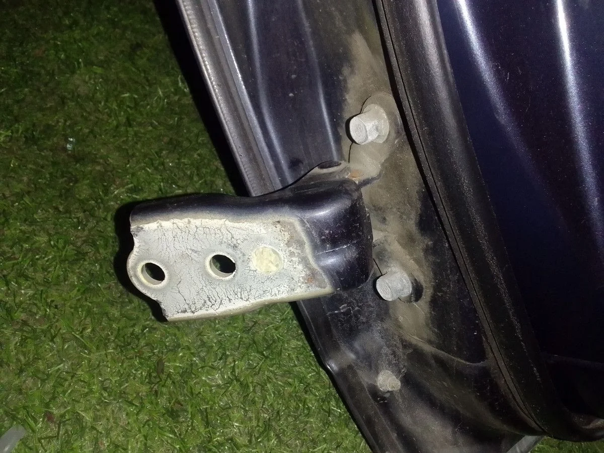 Петля двери передней правой Chevrolet Captiva