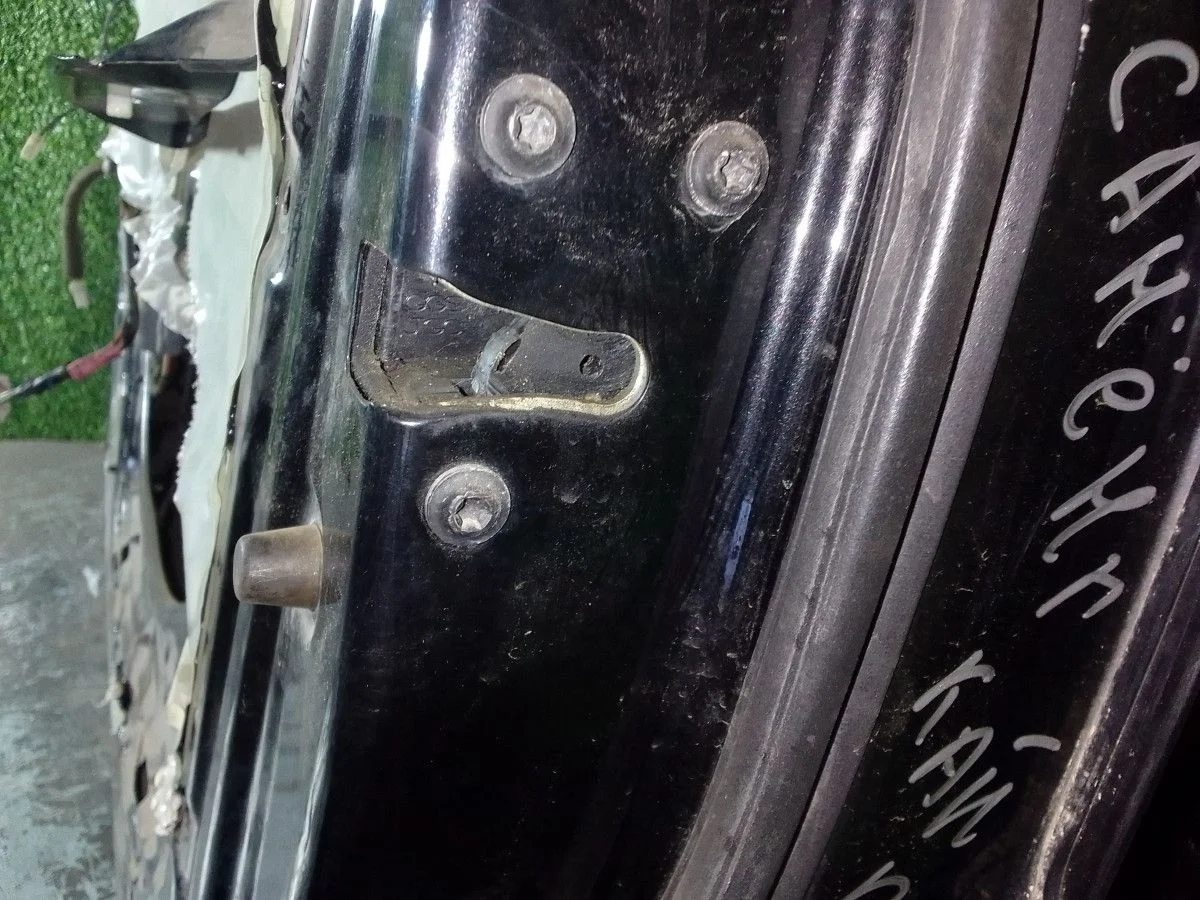 Замок двери передней правой SsangYong Kyron