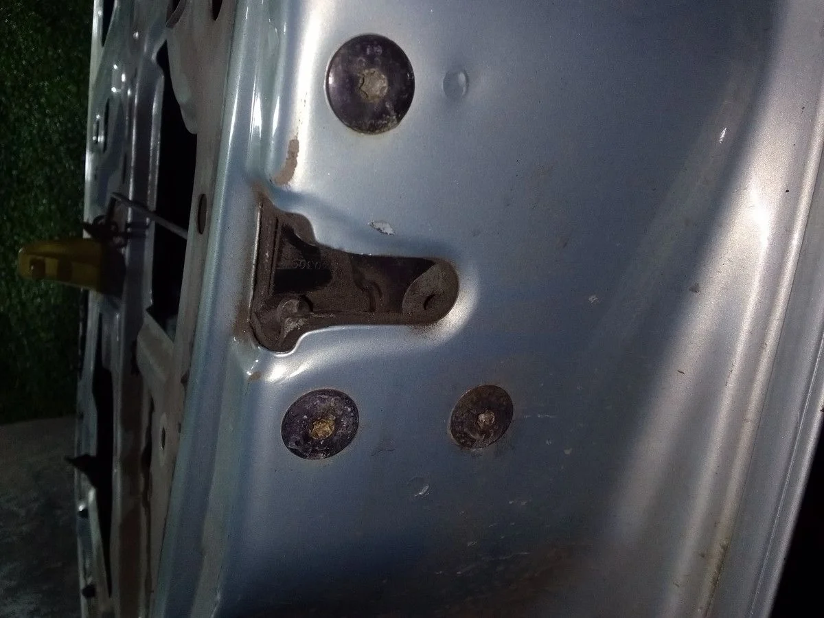 Замок двери передней правой Renault Logan