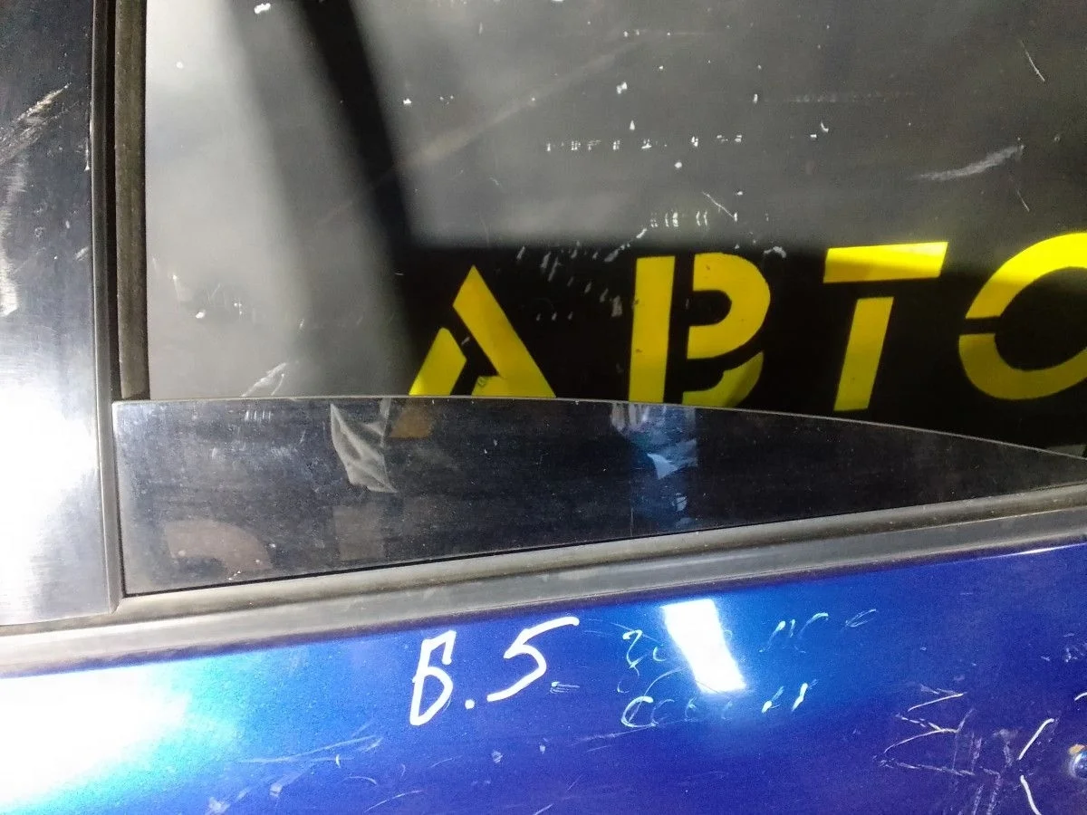 Стекло двери задней левой Volkswagen Passat B5